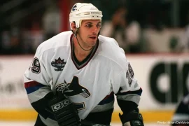 Gino Odjick échangé à Montréal